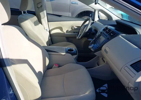 2013 Toyota Prius V Three z USA, uszkodzony, nr VIN JTDZN3EUXD3236956